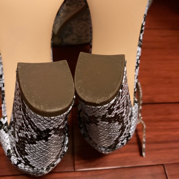 Madden Girl Sandals - Picture 5 of 7